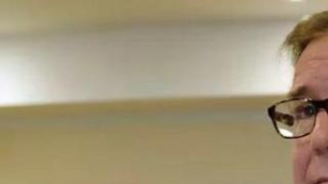 Edmundo González se ha desenvuelto en el ámbito de la diplomacia y de la academia.