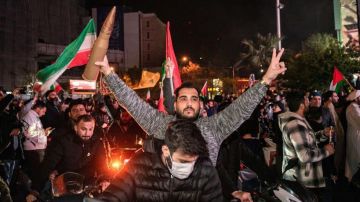 Muchos simpatizantes de la república islámica salieron a las calles en Irán para celebrar el ataque