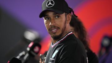Suzuka (Japan), 05/04/2024.- Mercedes driver Lewis Hamilton of Britain speaks during an interview after the second practice session for the Formula 1 Japanese Grand Prix at the Suzuka International Racing Course in Suzuka, Japan, 05 April 2024. The 2024 Formula 1 Japanese Grand Prix is held on 07 April. (Fórmula Uno, Japón, Reino Unido) EFE/EPA/FRANCK ROBICHON