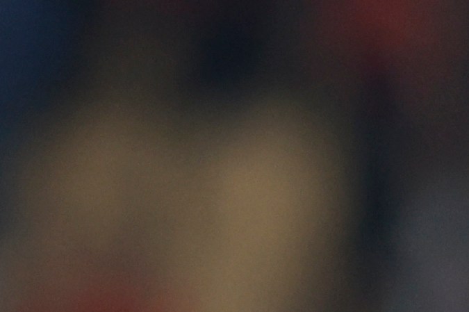 Javier Aguirre conversando con Ernesto Valverde, entrenador del Athletic Club al final del encuentro que terminó con la victoria del cuadro vasco en la tanda de penales.