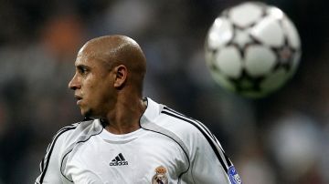 Real Madrid player Roberto Carlos is seen during his Group E Champions League soccer match against Steaua Bucharest at the Bernabeu stadium in Madrid, Wednesday Nov. 1, 2006. Real Madrid won 1-0. (AP Photo/Bernat Armangue)