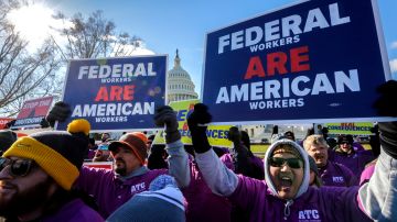 La regla protege a trabajadores federales ayudando a garantizar que las personas sean contratadas y despedidas en función de sus méritos.