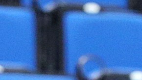 Kobe Bryant acompañado por su esposa Vanessa y sus hijas Gianna y Natalia durante un partido de baloncesto universitario en el 2017 un año después de su retiro de la NBA.