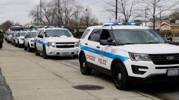 Policías de Chicago dispararon a un hombre 100 veces en un minuto durante una parada de tráfico