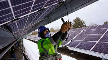 Ahora comunidades de bajos ingresos tedrán acceso a ayudas para paneles solares.