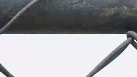 ¿Tu arma vale más que sus vidas? dice el letrero en el sitio de una masacre en un mercado en Boulder, Colorado, el 24 de marzo de 2021.