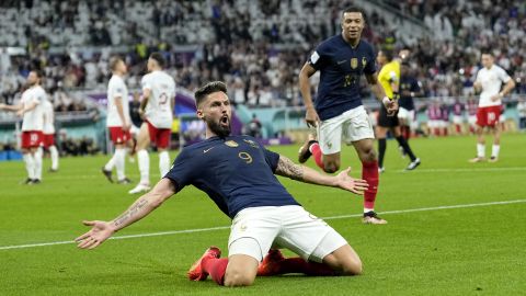 Olivier Giroud celebra un gol en la Copa del Mundo de Qatar 2022.