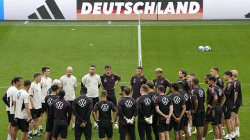 Selección de Alemania reunida durante un entrenamiento.
