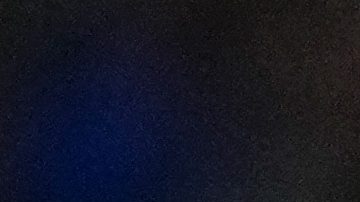 radamel Falcao disputa un balón en el aire durante un partido contra el Real Madrid.