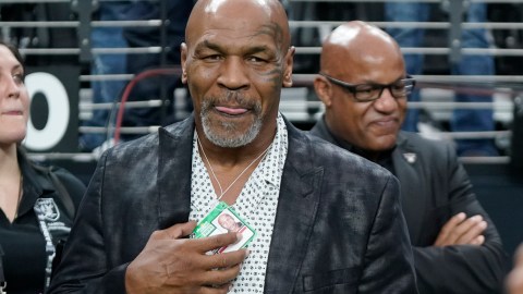 Mike Tyson está preparándose para su pelea en julio.