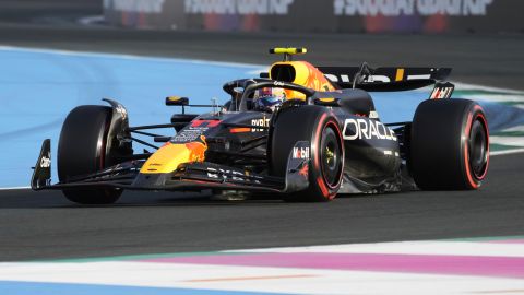 El piloto mexicano Sergio "Checo" Pérez termina su contrato con la escudería Red Bull al final de esta temporada de la Fórmula 1.