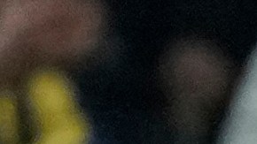 Los jugadores del Fenerbahce saludando a sus aficionados luego de un partido correspondiente a la Conference League.