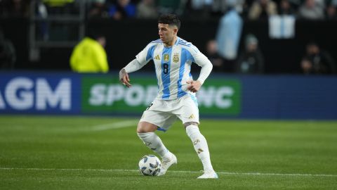 Argentina's Enzo Fernandez plays during a friendly soccer match, Friday, March 22, 2024, in Philadelphia. (AP Photo/Matt Slocum)