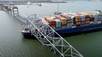 FBI abre una investigación penal por el accidente del buque que derribó el puente de Baltimore
