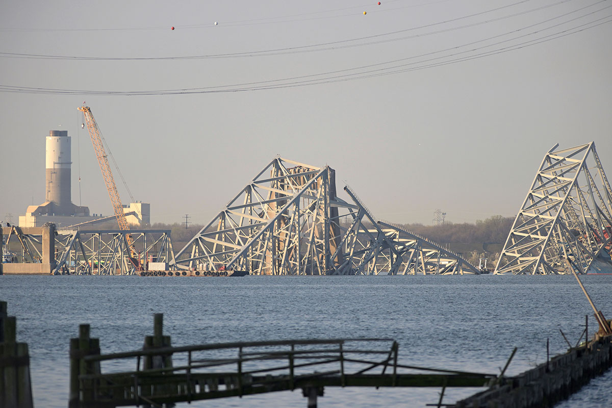 FBI abre una investigación penal por el accidente del buque que derribó el puente de Baltimore