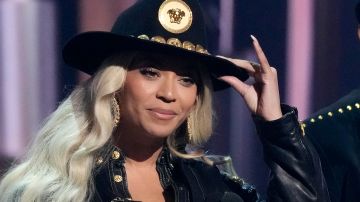 Beyoncé se convirtió en la primera mujer negra en encabezar la lista de álbumes country de Billboard