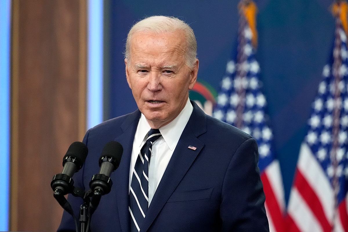 Gobierno de Biden busca triplicar los aranceles a las importaciones de acero de China - La Opinión