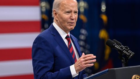 Biden felicita a los militares de EEUU que ayudaron a detener ataque de Irán contra Israel