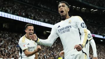 Jude bellingham celebra el gol de la victoria para el Real Madrid.
