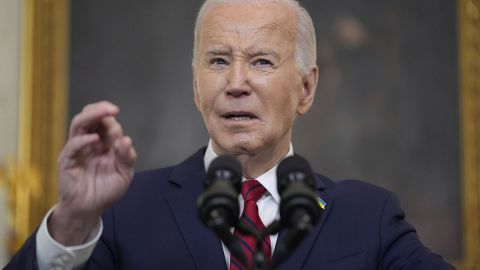 Biden firma la ayuda aprobada para Ucrania y anuncia que comenzará a llegar en las próximas horas