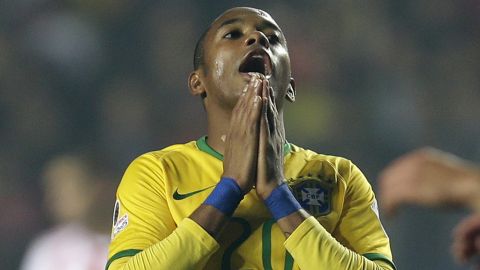 Brazil's Robinho reacts after missing a chance to score during a Copa America quarterfinal soccer match against Paraguay at the Ester Roa Rebolledo Stadium in Concepcion, Chile, Saturday, June 27, 2015. (AP Photo/Natacha Pisarenko)