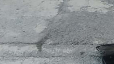 Abandonan en maleta a bebé