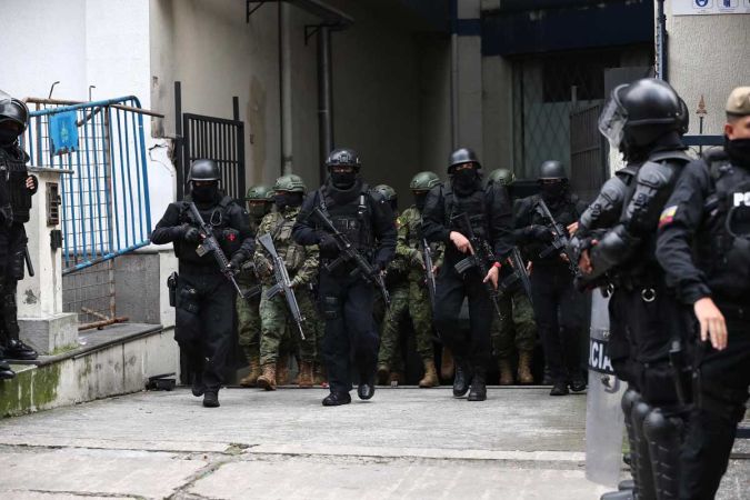 Aumenta la tensión entre México y Ecuador