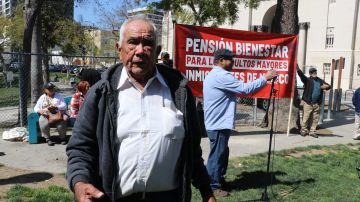 Martiniano Gómez, un jubilado de 82 años, podría aspirar al beneficio de un pensión del gobierno mexicano.
