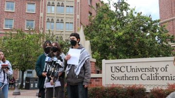 Estudiantes pro-Palestina y de Jewish Voice for Peace describieron haber sido víctimas de brutalidad policiaca el miércoles en USC.