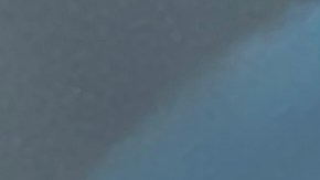 Arturo Cernas aparece con su hija.