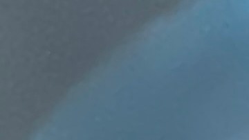 Arturo Cernas aparece con su hija.