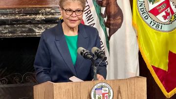 Alcaldesa de Los Ángeles, Karen Bass.