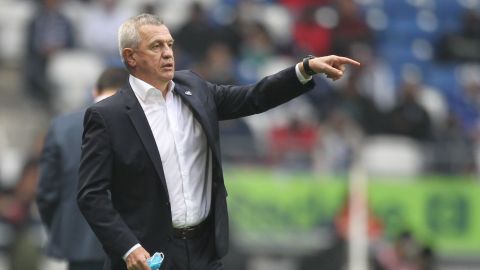 Monterrey, Nuevo León, 26 de febrero de 2022. Javier Aguirre, Director Técnico de Rayados de Monterrey, durante el partido de la jornada 7 del torneo Grita México Clausura 2022 de la Liga BBVA MX, entre los Rayados de Monterrey y el Atlético San Luis, celebrado en el estadio BBVA. Foto: Imago7/ Jorge Mendoza