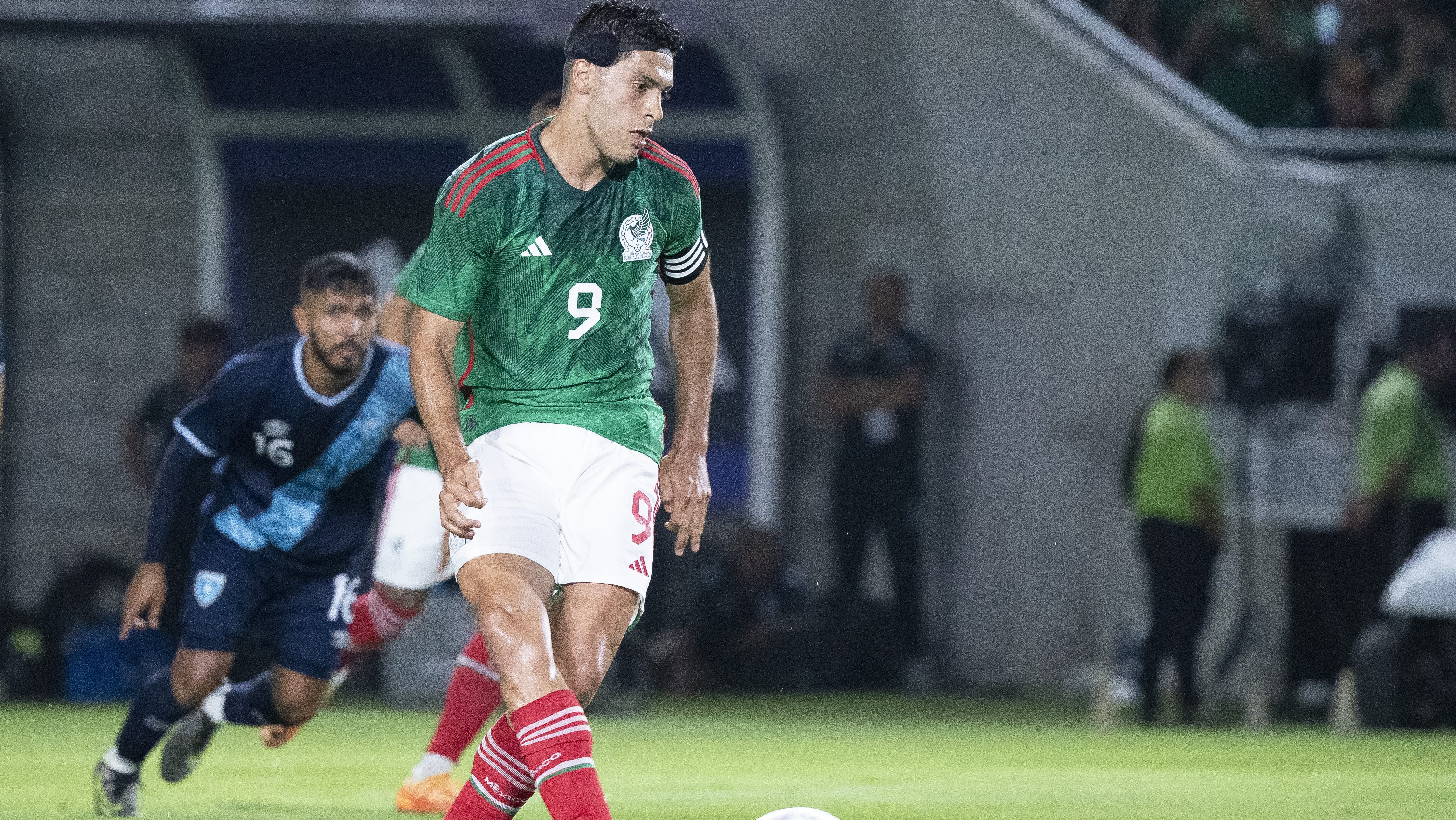Alexis Vega y Raúl Jiménez serían las grandes novedades de la Selección de México para la Copa América