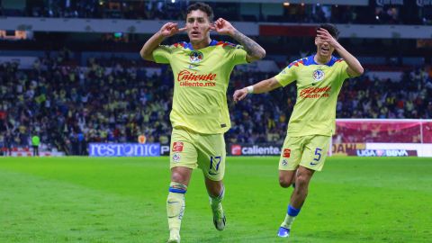 Ciudad de México, 21 de octubre de 2023. Alejandro Zendejas en festejo de gol, durante el partido de la jornada 13 del torneo Apertura 2023 de la Liga BBVA MX, entre las Águilas del América y los Guerreros de Santos Laguna, celebrado en el estadio Azteca. Foto: Imago7/Manlio Contreras