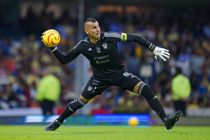El portero argentino Nahuel Guzmán presenta una lesión en el cuerpo del menisco medial de la rodilla derecha por lo que se perderá la recta final de la temporada 2023-2024 de la Liga MX.