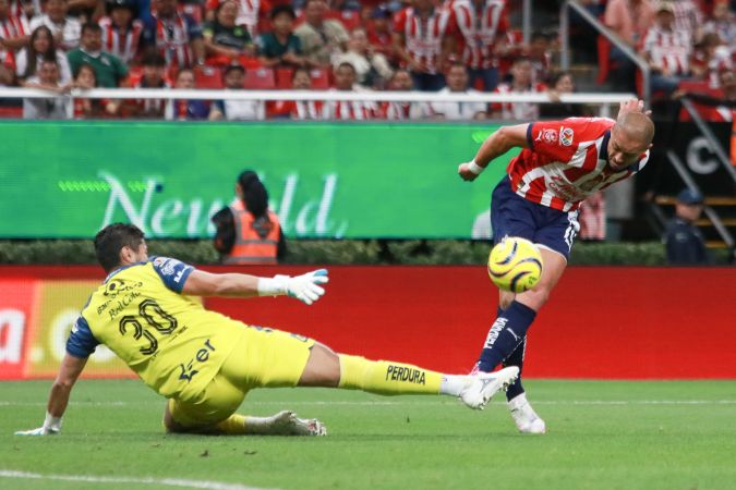 Javier "Chicharito" Hernández se estrenó como goleador con las Chivas de Guadalajara esta temporada el pasado fin de semana en la victoria ante Puebla (3-2).