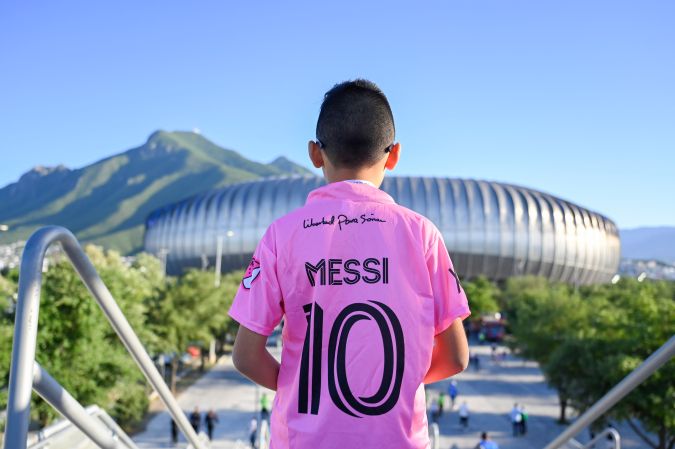 El bello estadio de Rayados de Monterrey recibe la visita de Lionel Messi y de muchos fans del astro argentino en duelo decisivo dentro de la Concacaf Champions Cup.