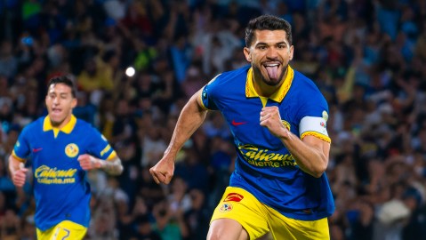 Ciudad de México a 20 de de Abril de 2024. Henry Martín en festejo de gol, durante el partido correspondiente a la jornada 16 del torneo Clausura 2024 de la Liga BBVA MX, entre los Pumas de la UNAM y las Águilas del América, realizado en el Estadio Olímpico Universitario. Foto: Imago7 / Diego Padilla