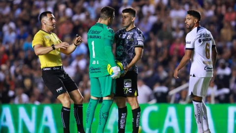 Pumas y Gallos quedaron empatados 1-1.