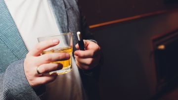 OMS alerta sobre consumo grave de alcohol y cigarrillos electrónicos entre jóvenes