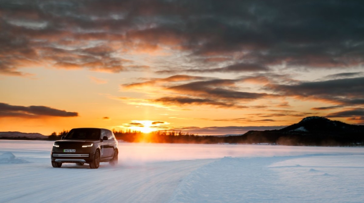 Range Rover Electric se somete a temperaturas extremas para maximizar el rendimiento