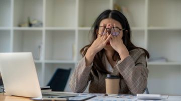 El agotamiento afecta al 67% de la fuerza laboral de EE.UU.: qué hacer para evitarlo