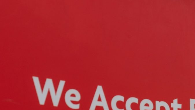 Anuncio que dice "Aquí se aceptan SNAP y EBT".