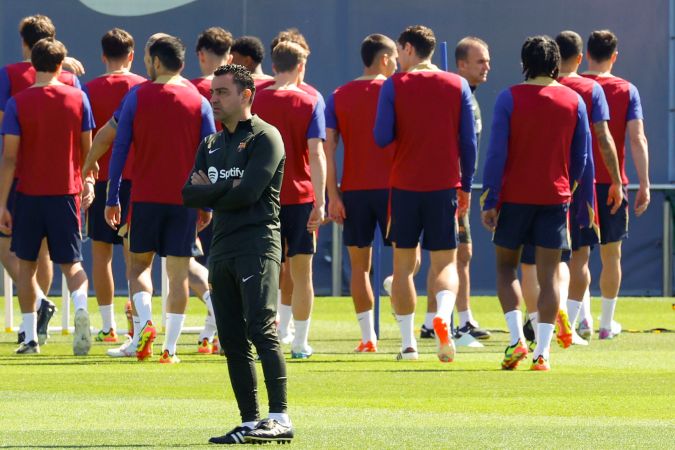 Xavi Hernández durante una sesión de entrenamiento del FC Barcelona previo a lo que el fue el Clásico del domingo ante el Real Madrid en el Santiago Bernabéu.