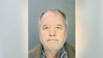 Maestro jubilado de Pensilvania acusado de agredir sexualmente a un estudiante durante 2 años