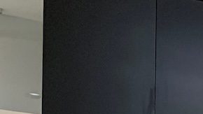 Express, Inc. es un minorista de moda estadounidense para hombres y mujeres jóvenes con sede en Columbus, Ohio.