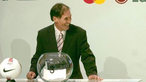 Luis Mendoza durante el sorteo de la Copa América del 2007.