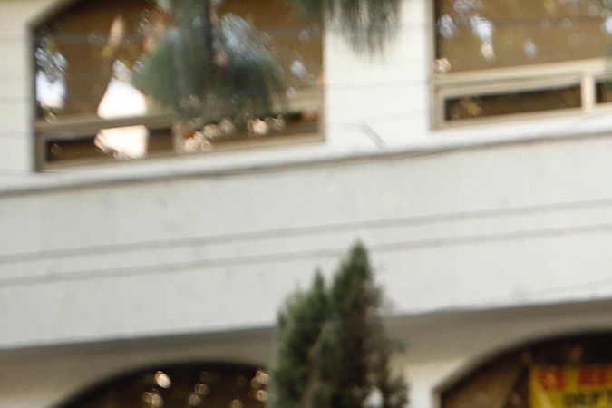 Mexicanos protestan por la violación de su sede diplomática ante la Embajada de Ecuador en la Ciudad de México.