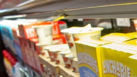 Qué son Lunchables y porqué aseguran que podrían afectar la salud de niños en escuelas de EE.UU.